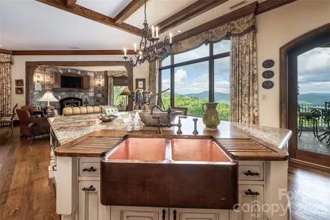 83 Summit Tower Circle Asheville NC 28804