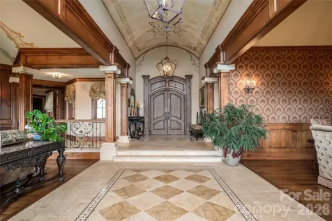 83 Summit Tower Circle Asheville NC 28804
