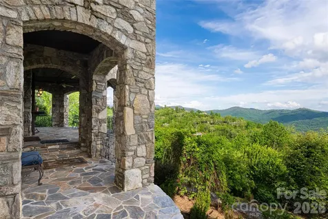 83 Summit Tower Circle Asheville NC 28804