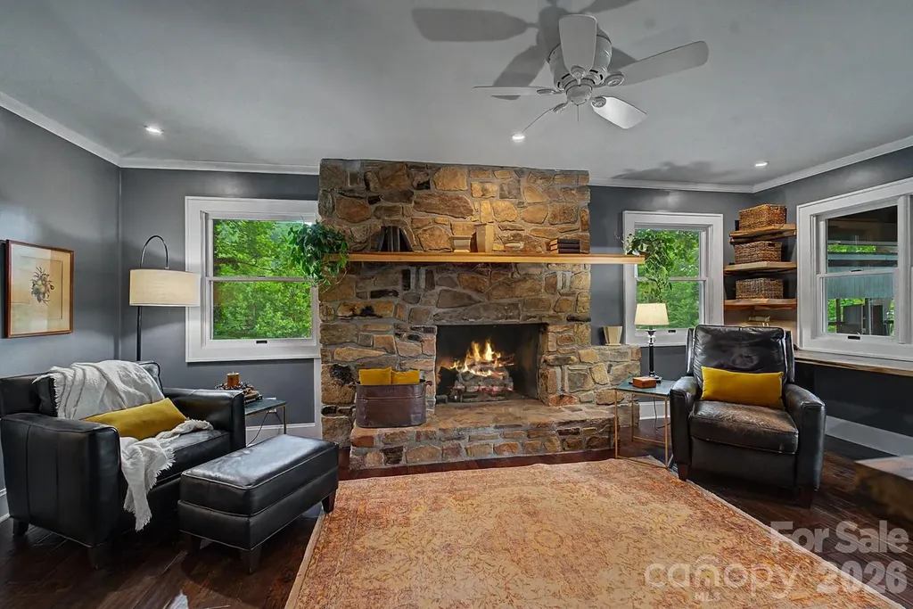 75 Mountain View Road Sylva NC 28779