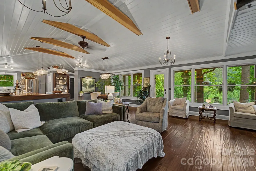 75 Mountain View Road Sylva NC 28779