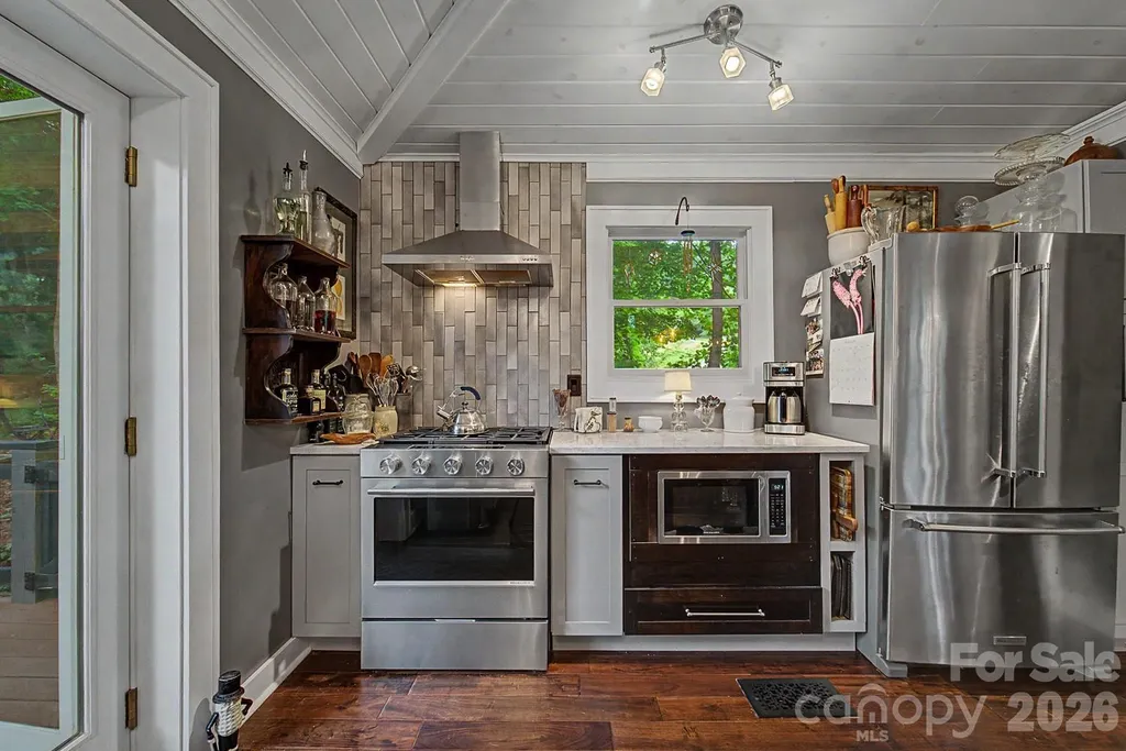 75 Mountain View Road Sylva NC 28779