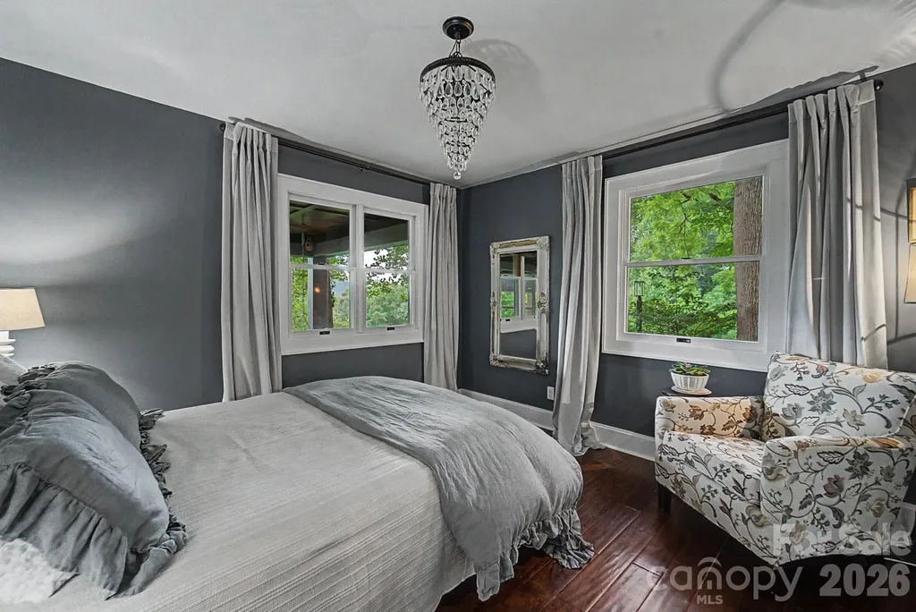 75 Mountain View Road Sylva NC 28779