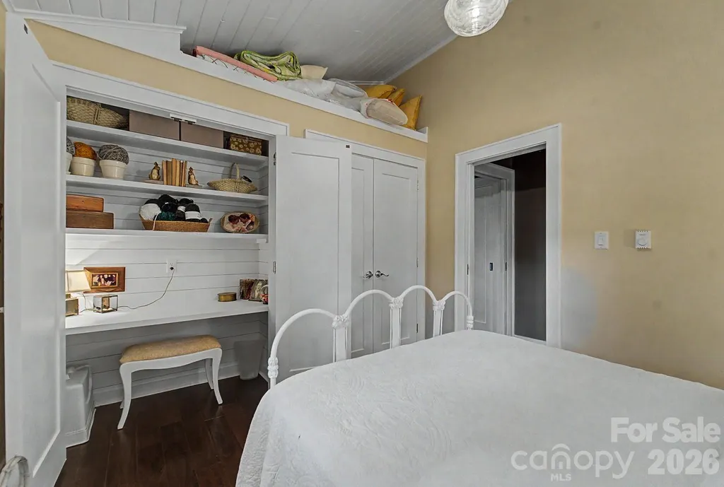 75 Mountain View Road Sylva NC 28779