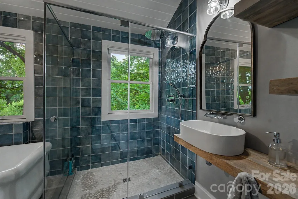 75 Mountain View Road Sylva NC 28779