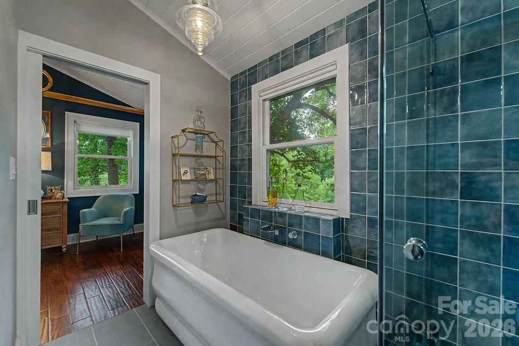 75 Mountain View Road Sylva NC 28779
