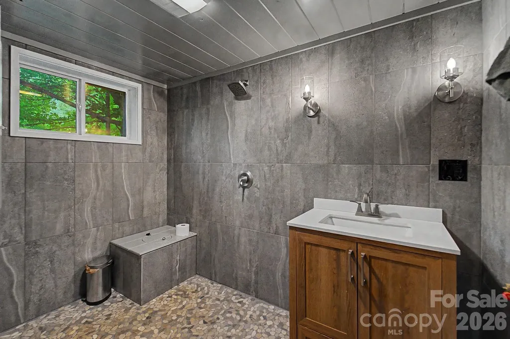 75 Mountain View Road Sylva NC 28779