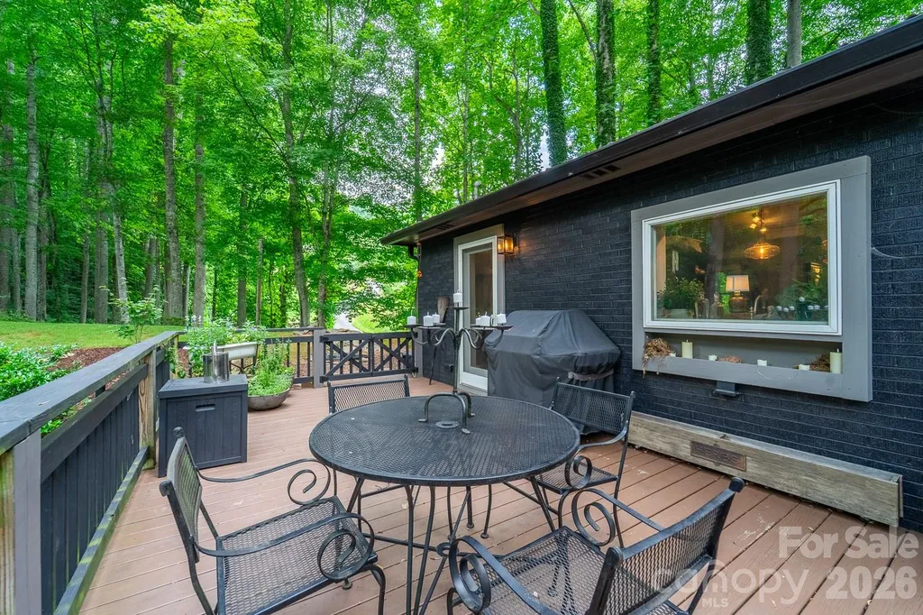 75 Mountain View Road Sylva NC 28779