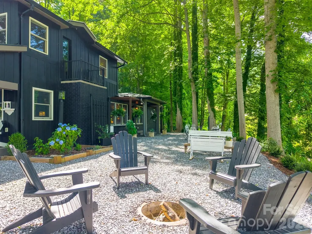 75 Mountain View Road Sylva NC 28779