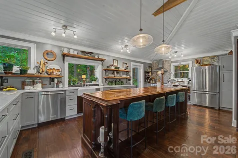 75 Mountain View Road Sylva NC 28779