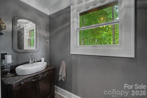 75 Mountain View Road Sylva NC 28779