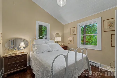 75 Mountain View Road Sylva NC 28779