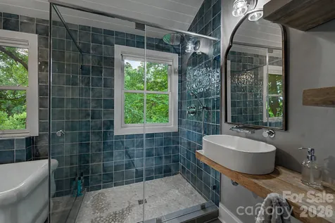 75 Mountain View Road Sylva NC 28779