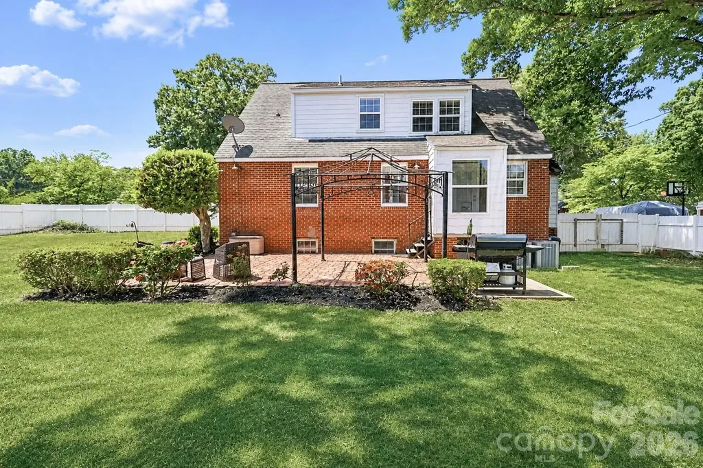 820 Woodland Road Statesville NC 28677