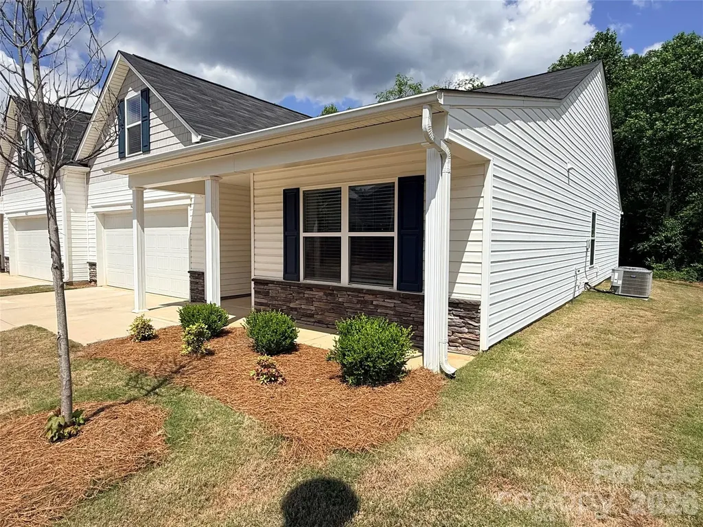 1431 Amberlight Circle Salisbury NC 28144