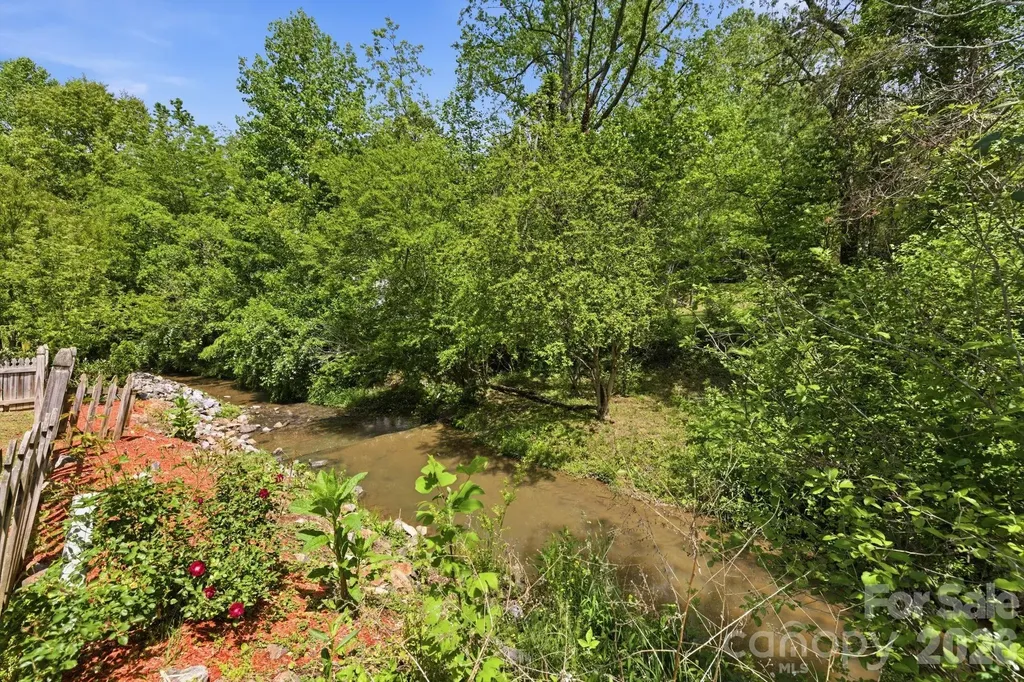 77 Lees Creek Road Asheville NC 28806