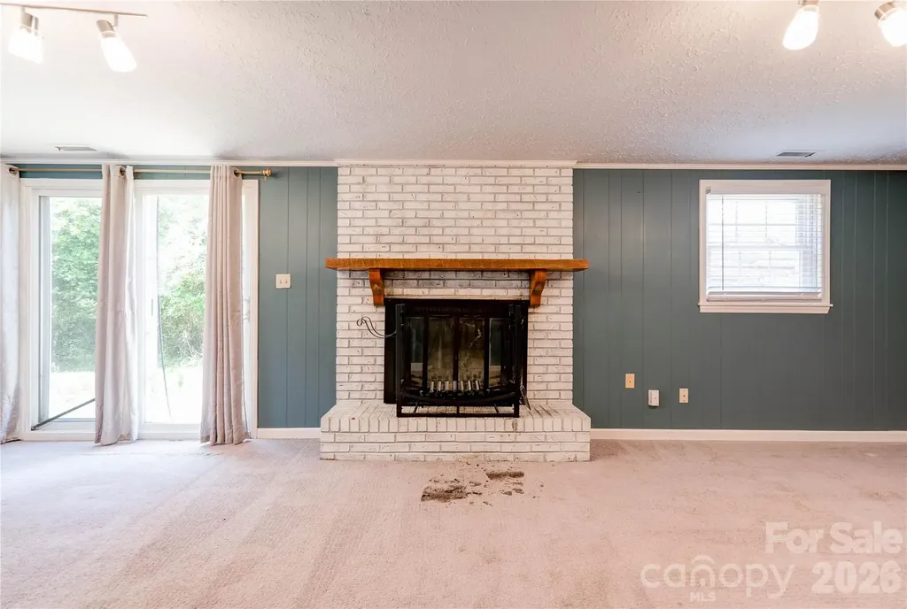 111 Harbor Point Drive Cherryville NC 28021