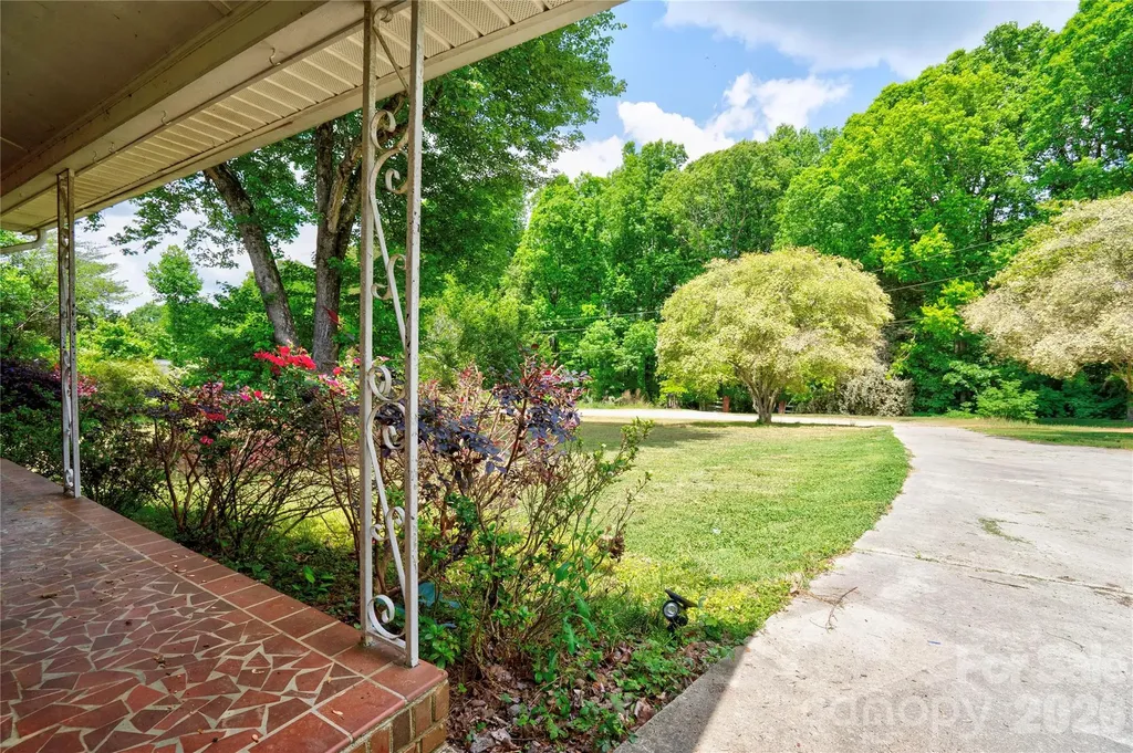 111 Harbor Point Drive Cherryville NC 28021