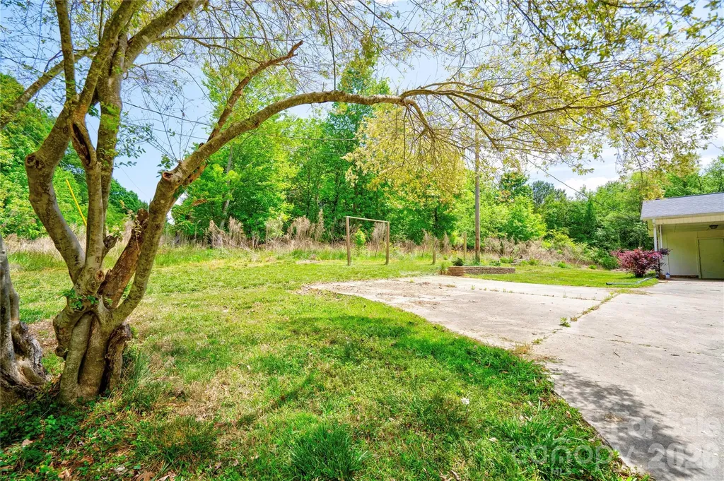111 Harbor Point Drive Cherryville NC 28021