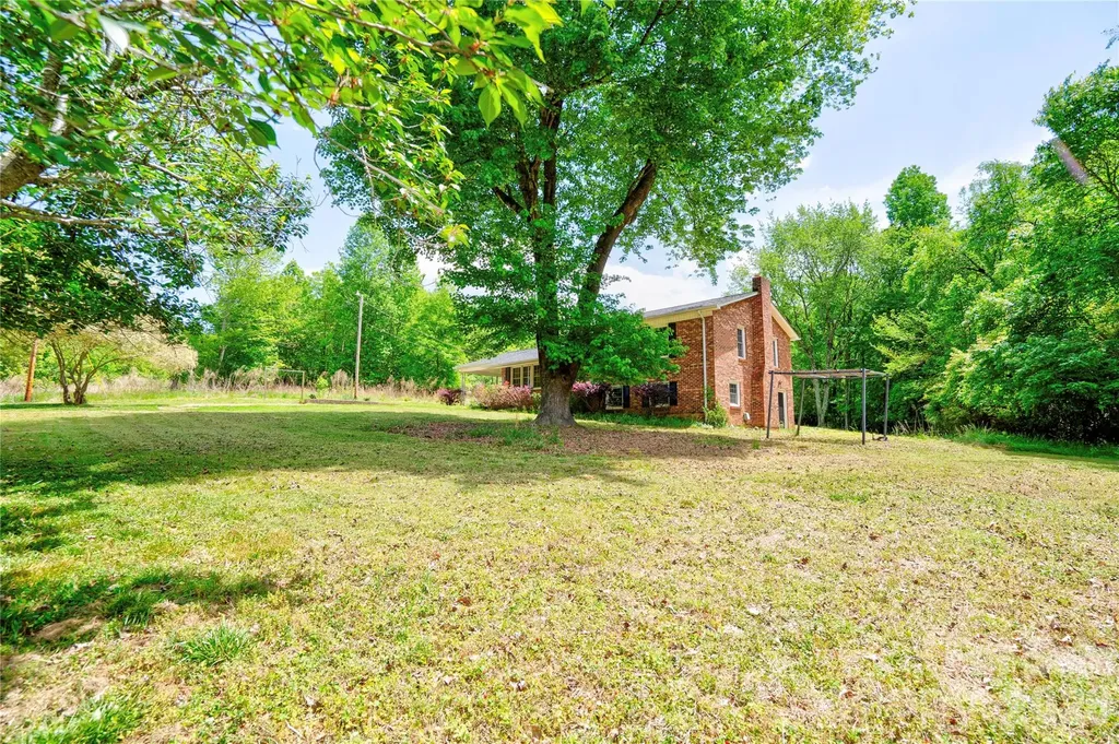 111 Harbor Point Drive Cherryville NC 28021