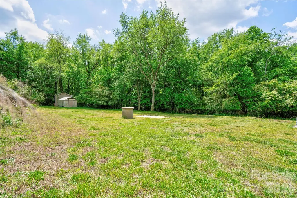 111 Harbor Point Drive Cherryville NC 28021