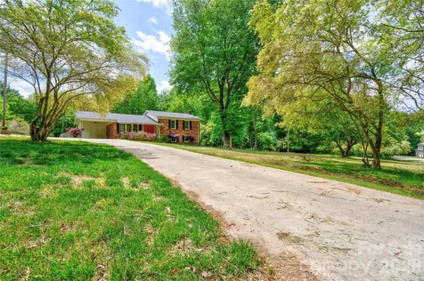 111 Harbor Point Drive Cherryville NC 28021