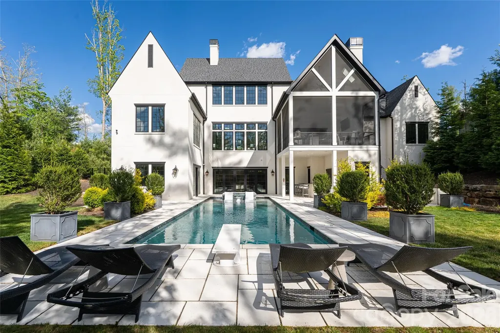 6 Stansbury Drive Asheville NC 28803