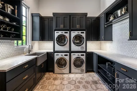 6 Stansbury Drive Asheville NC 28803