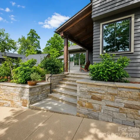 18 Wordsworth Road Black Mountain NC 28711