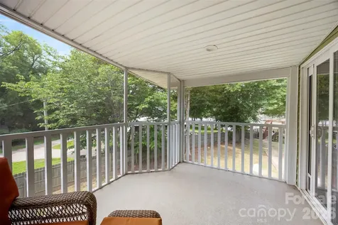 5555 Riverfront Road Lake Wylie SC 29710
