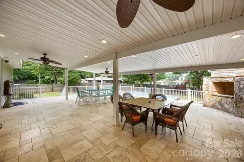 5555 Riverfront Road Lake Wylie SC 29710