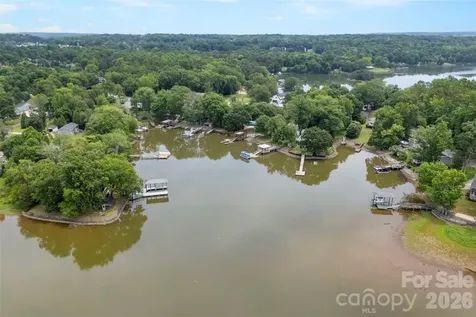 5555 Riverfront Road Lake Wylie SC 29710