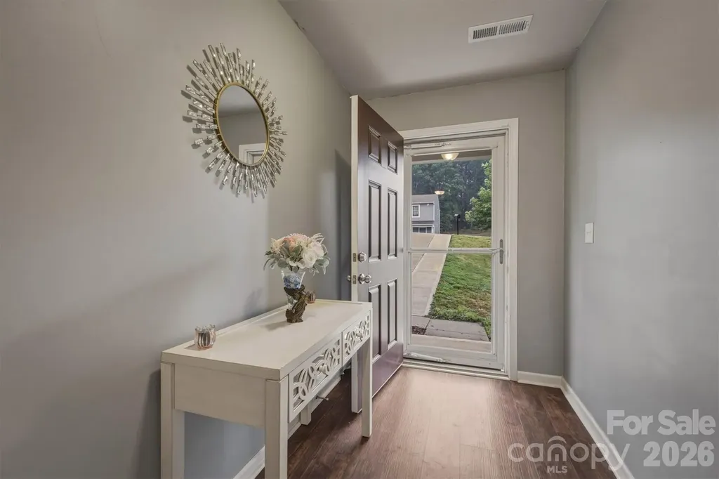 1916 Country Way Hickory NC 28601