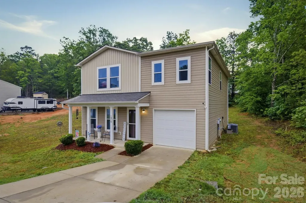 1916 Country Way Hickory NC 28601
