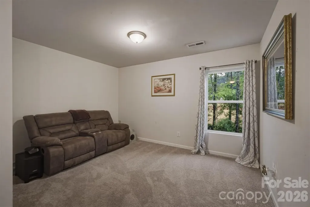 1916 Country Way Hickory NC 28601