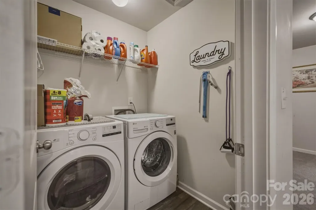 1916 Country Way Hickory NC 28601