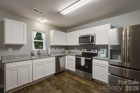 1916 Country Way Hickory NC 28601