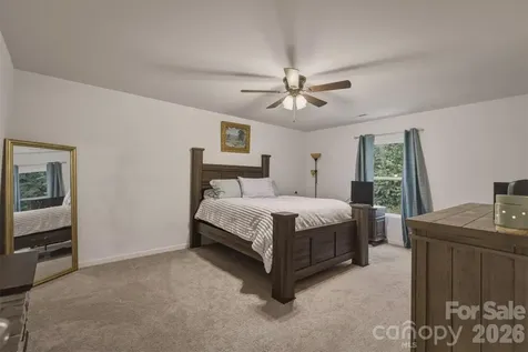 1916 Country Way Hickory NC 28601