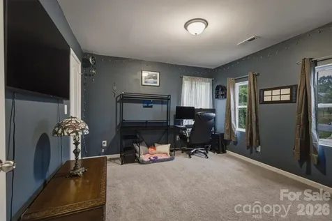 1916 Country Way Hickory NC 28601