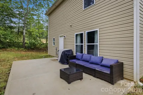1916 Country Way Hickory NC 28601