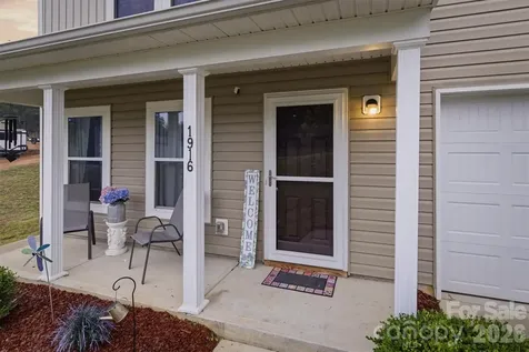 1916 Country Way Hickory NC 28601