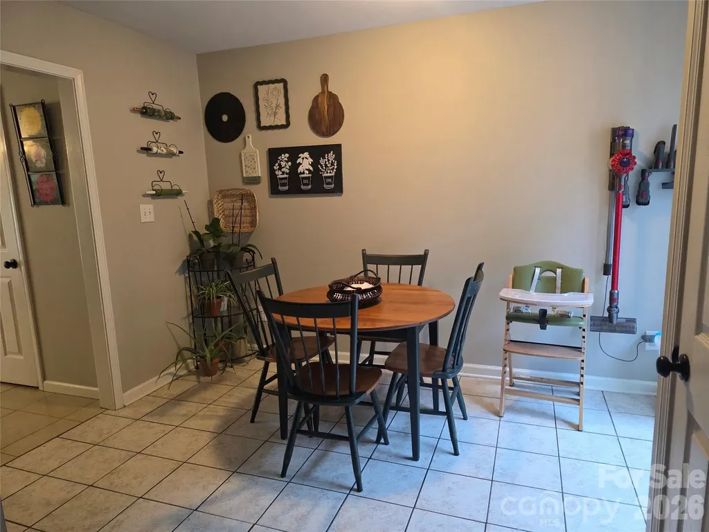 2240 15th Avenue NE Hickory NC 28601