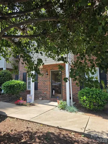 2240 15th Avenue NE Hickory NC 28601