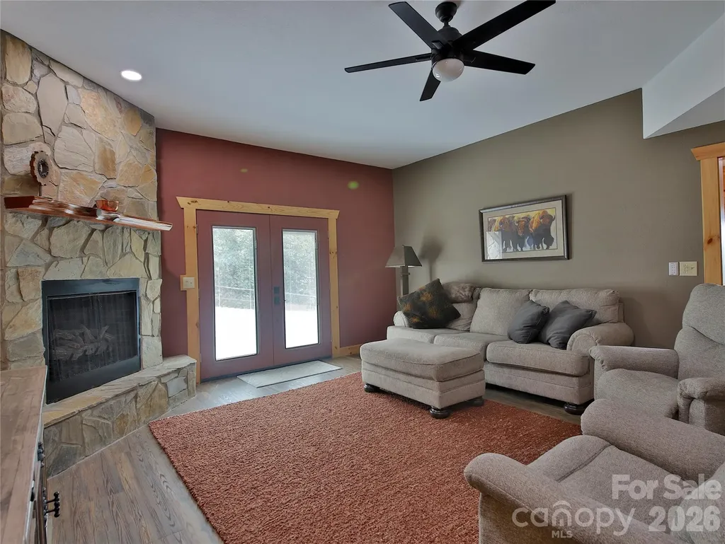 53 Osprey Lane Nebo NC 28761