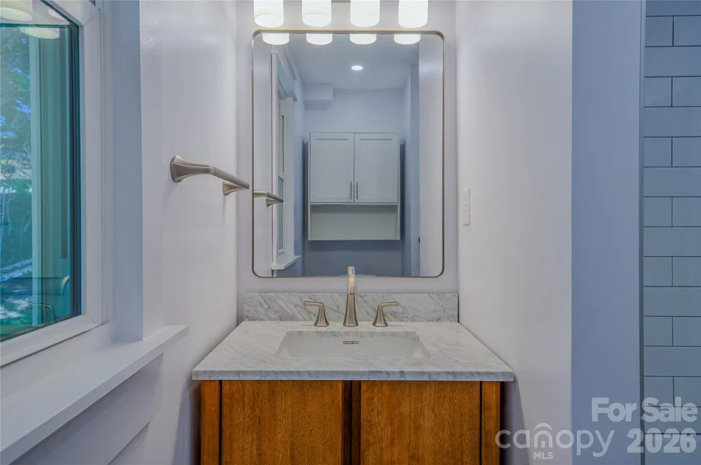 26 Henrietta Street Asheville NC 28801