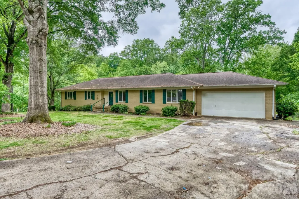 121 Edgerly Court Charlotte NC 28214