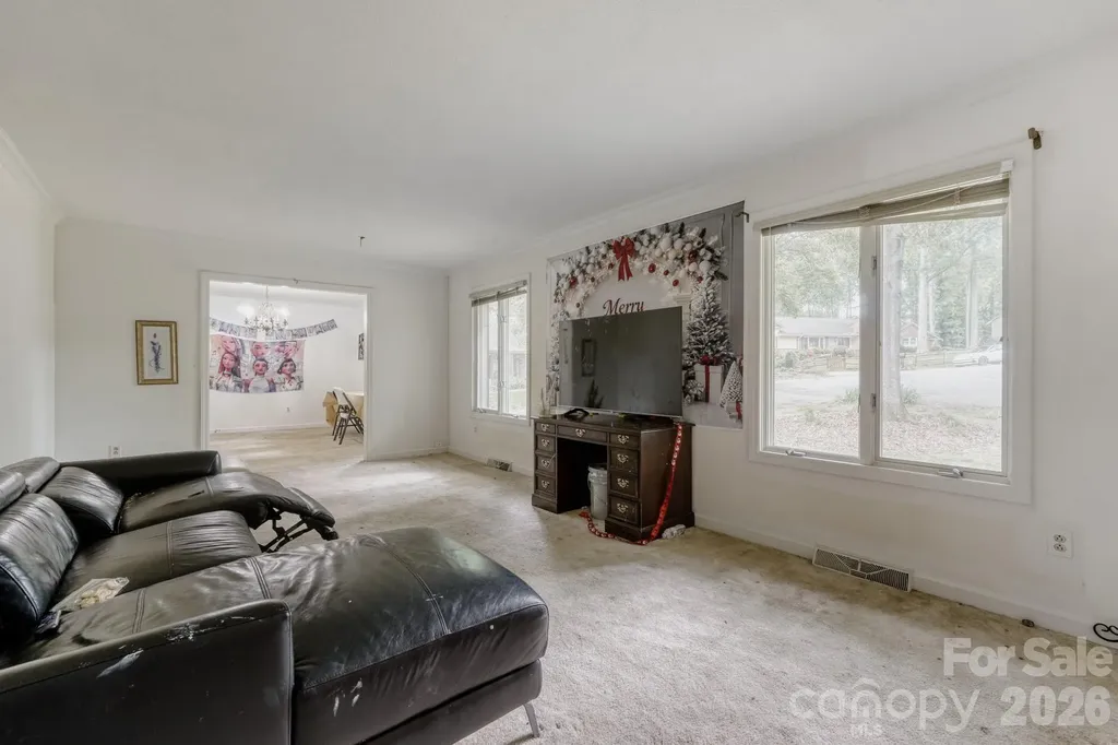 121 Edgerly Court Charlotte NC 28214