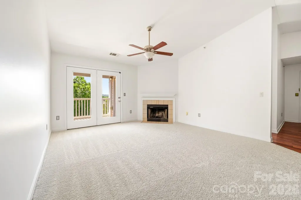 9976 Hyde Glen Court Charlotte NC 28262
