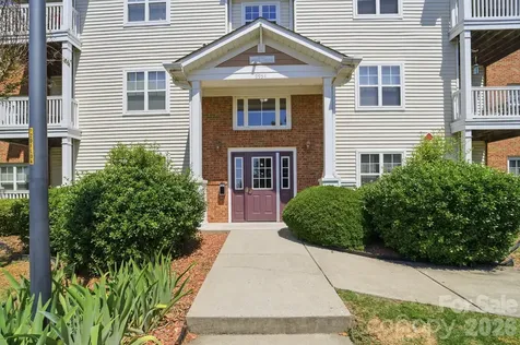 9976 Hyde Glen Court Charlotte NC 28262