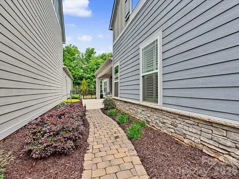 2006 Laney Pond Road Matthews NC 28104